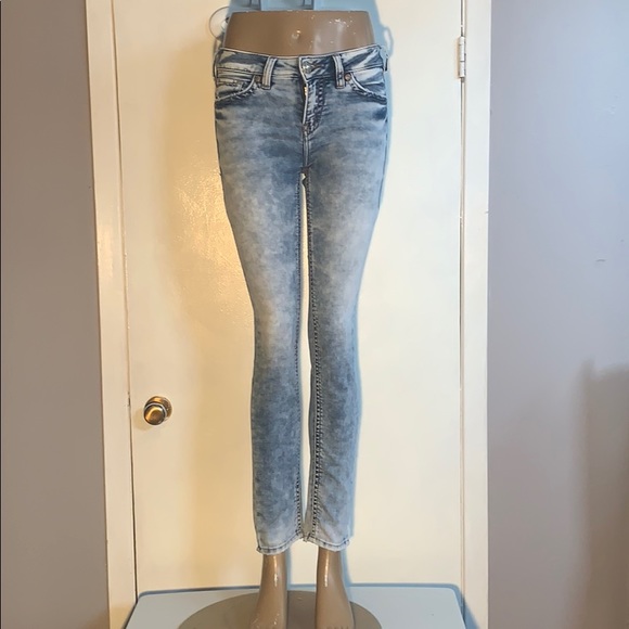 Silver Jeans Distressed Acid Wash 29” Inseam - Picture 3 of 14